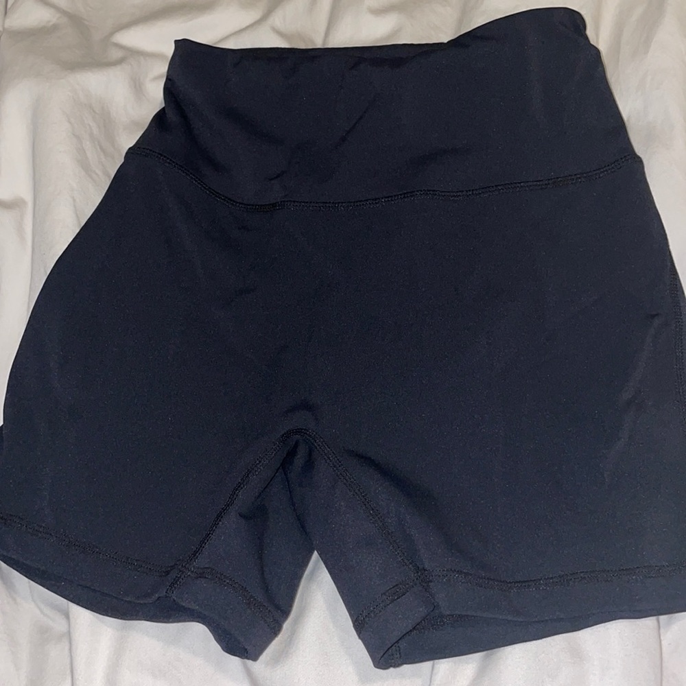 Alphalete pulse surge shorts